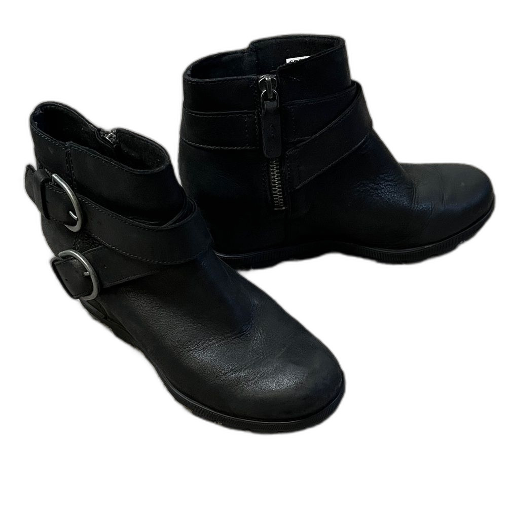 Sorrel Joan of Arctic Wedge Buckle Ankle Boots Black Leather Size 7.5